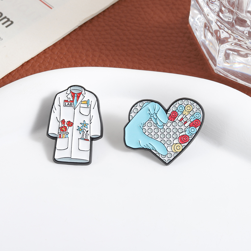 Broches en émail sur le thème  - Medical Laboratory Scientist avis et prix